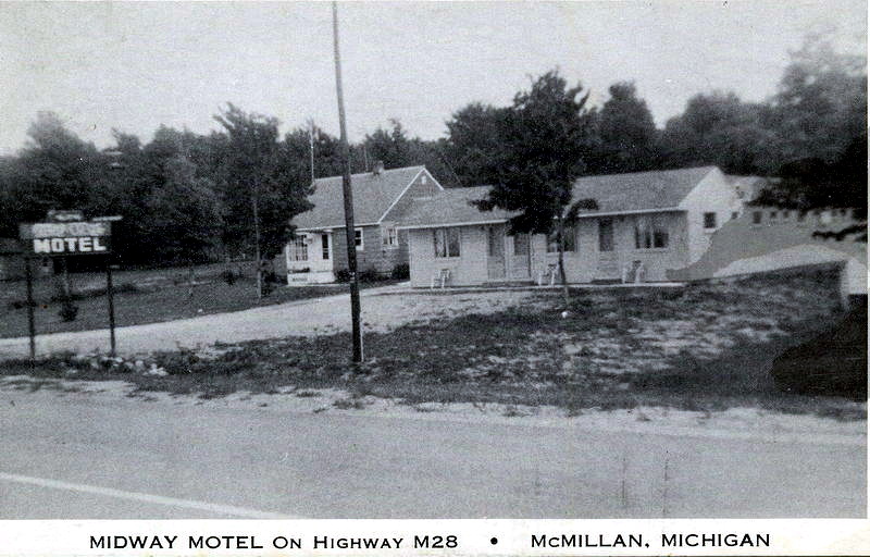 Northern Retreat (McMillan Motel) - Vintage Postcard